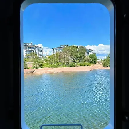 Hotellilaiva Sesta * Hangö